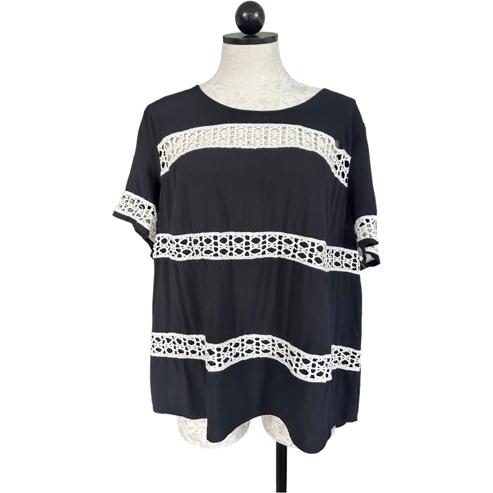 Lane Bryant Crochet Striped Black Rayon Blouse Short Sleeve Size 18/20